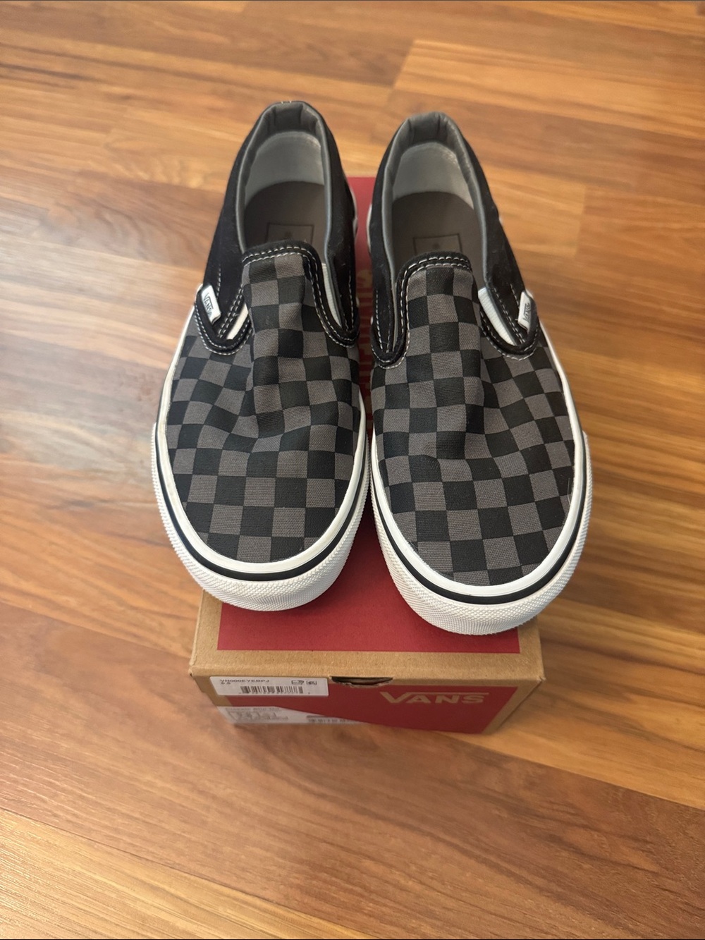 Vans Checkerboard Slip-On Sneakers size 7 women or 5.5 Men NEW in box